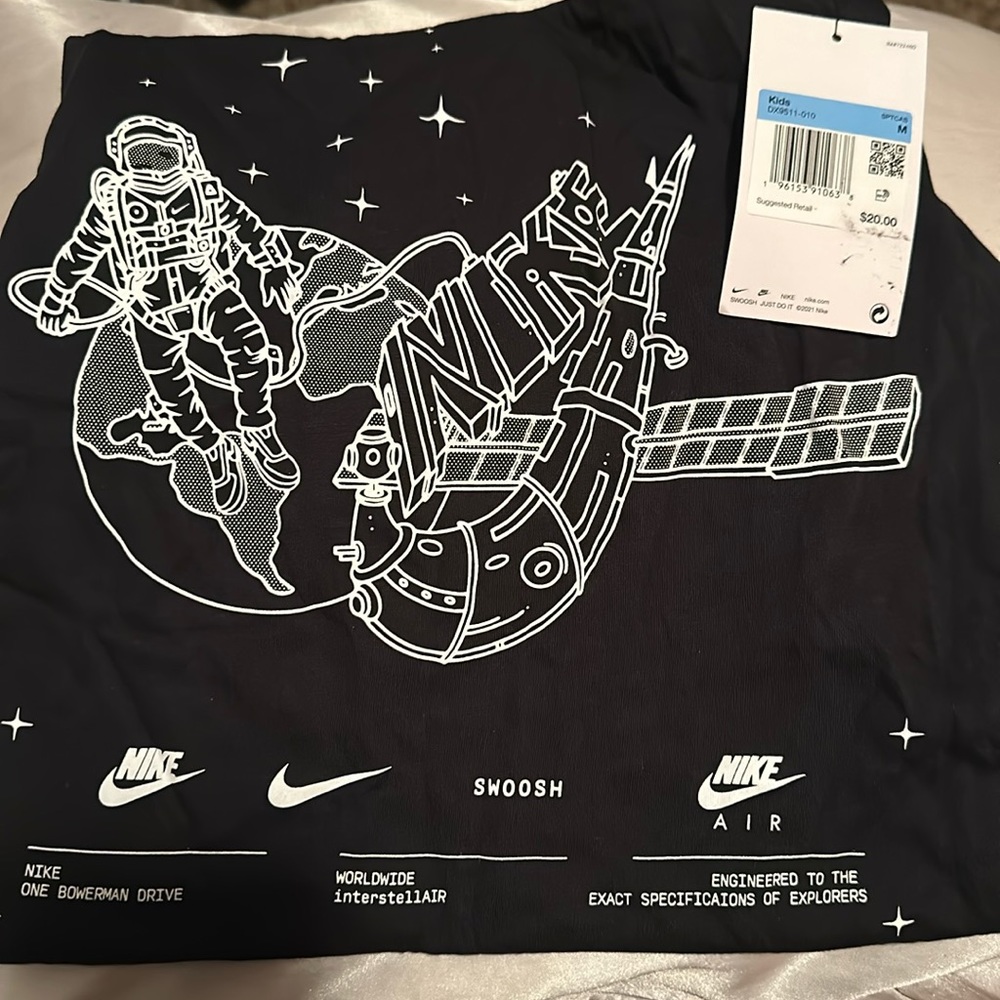 Kids Nike tee